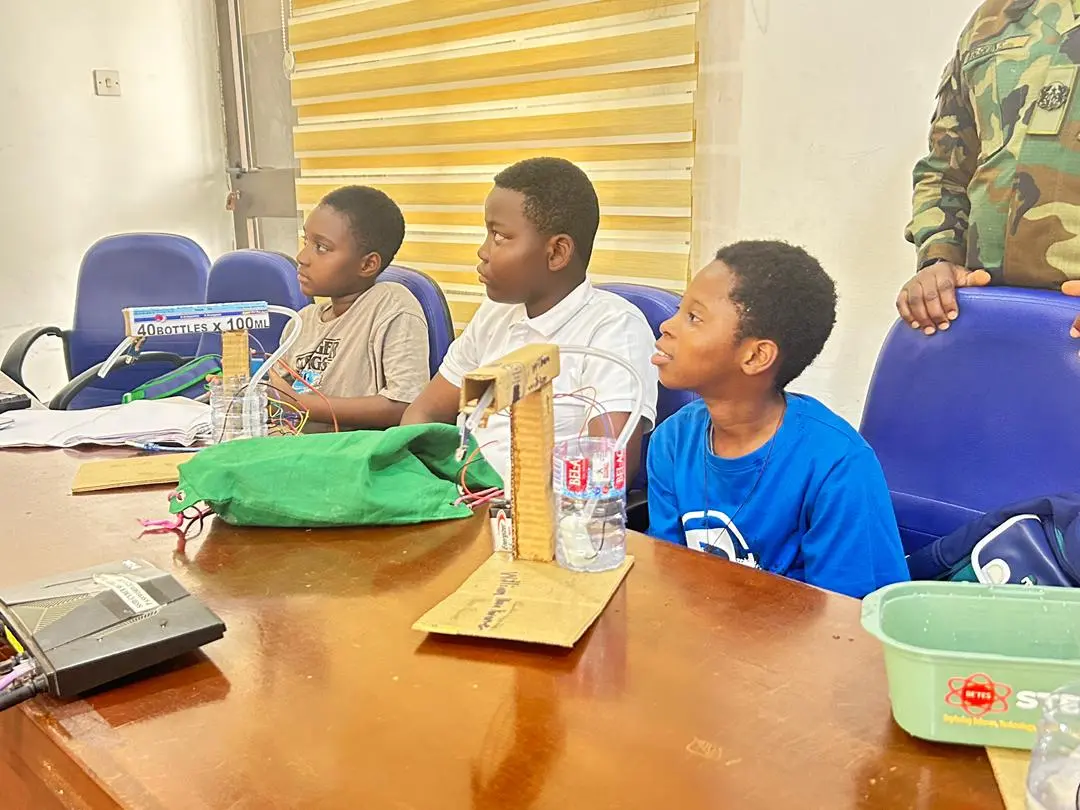 Sample term structure — De'FES STEM LTD