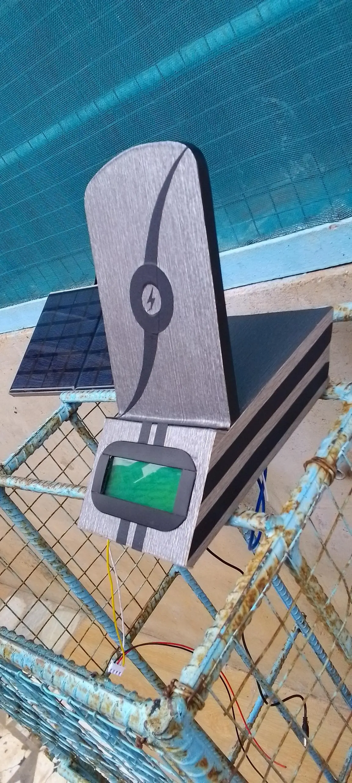 Solar Powered Wireless Phone Charger — De'FES STEM LTD